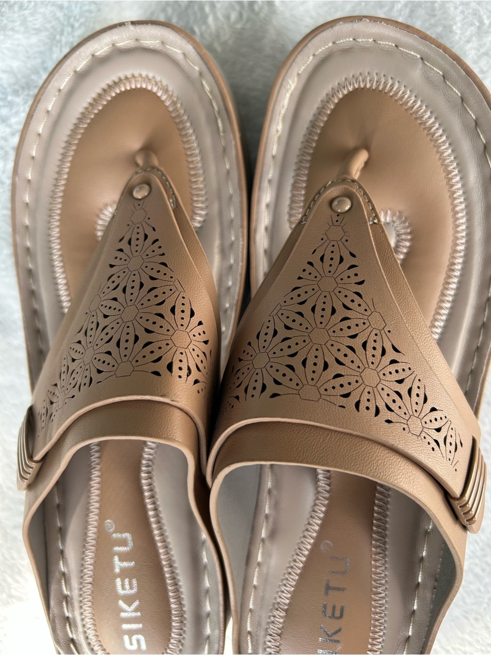 Thong Tan Sandals Sz 9US/ S40 UK 1” Wedge Arch Support Cut Floral Design Siketu
